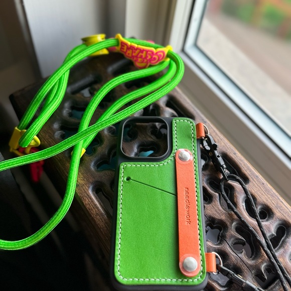 iPhone 15 pro genuine leather case with straps brand new - Picture 5 of 5